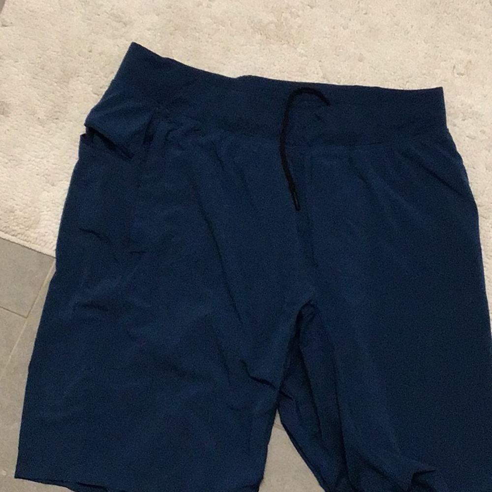 Lululemon T.H.E. shorts with liner - Picture 1 of 1